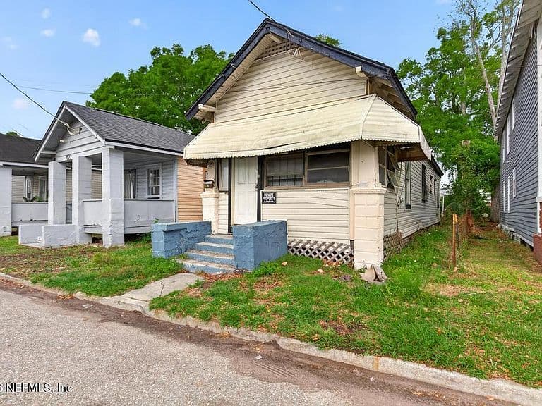 Listing photo 3