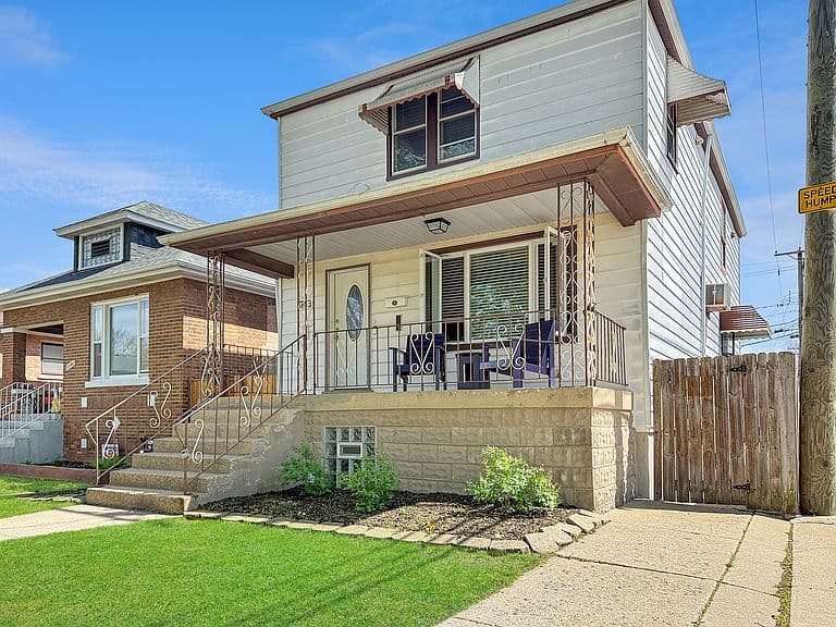 Listing photo 2
