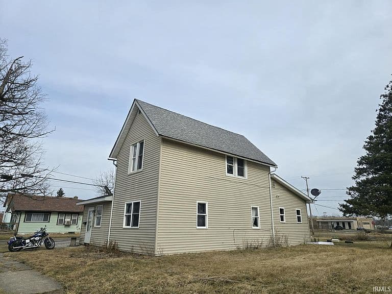 Listing photo 3