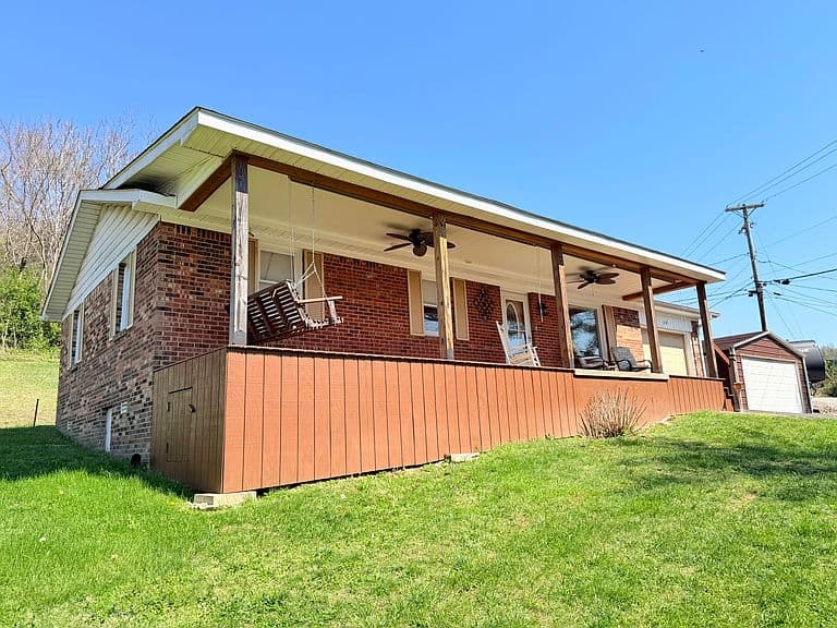 Listing photo 4