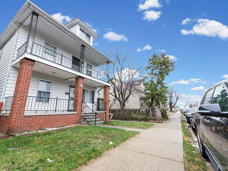 Listing photo 4