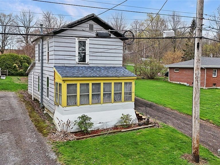 Listing photo 4