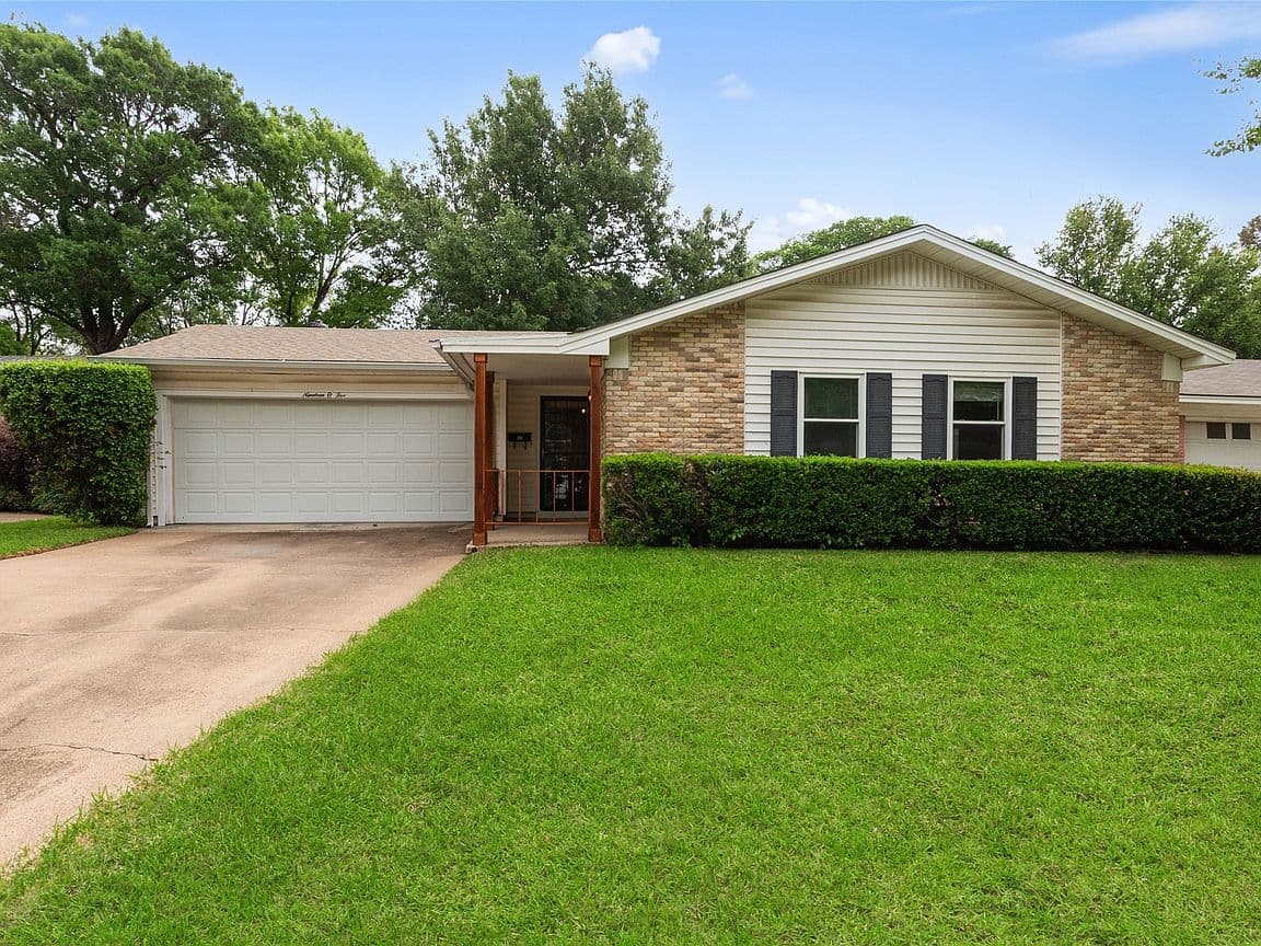 Primary listing photo
