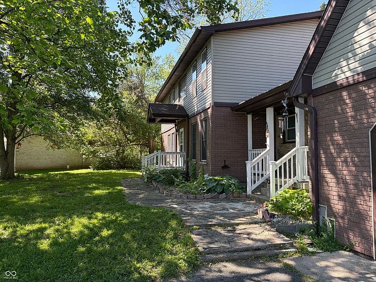 Listing photo 5