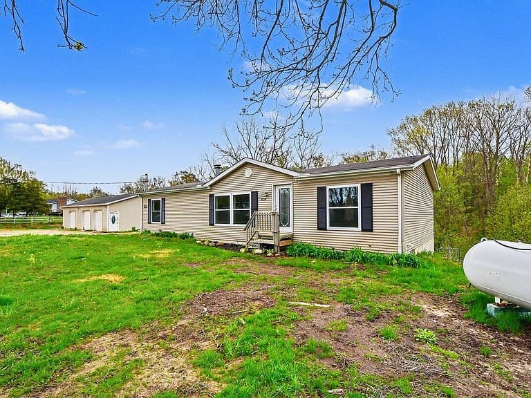 Listing photo 4