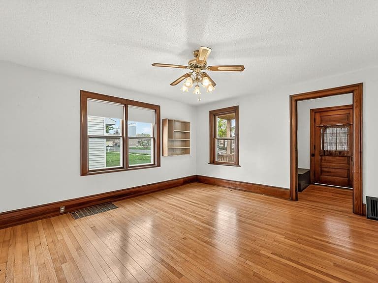 Listing photo 4