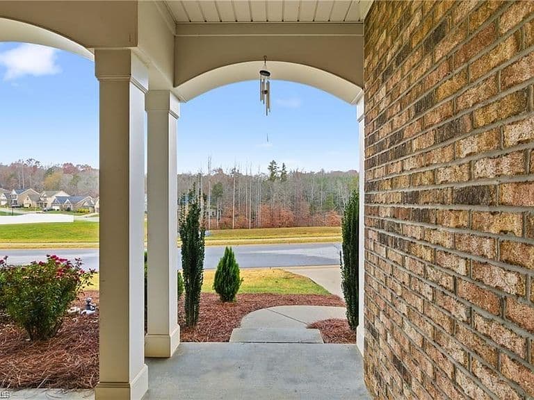 Listing photo 4