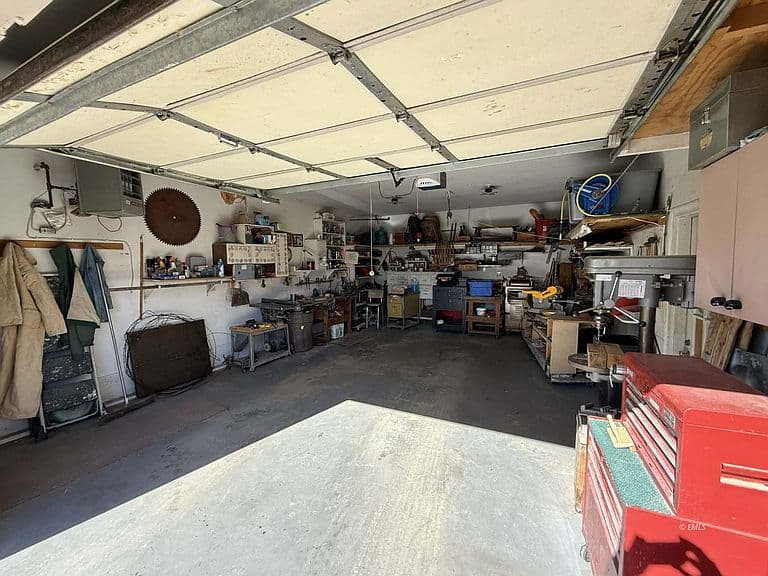 Listing photo 5