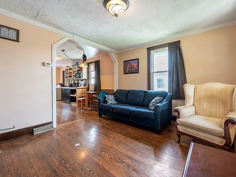 Listing photo 5