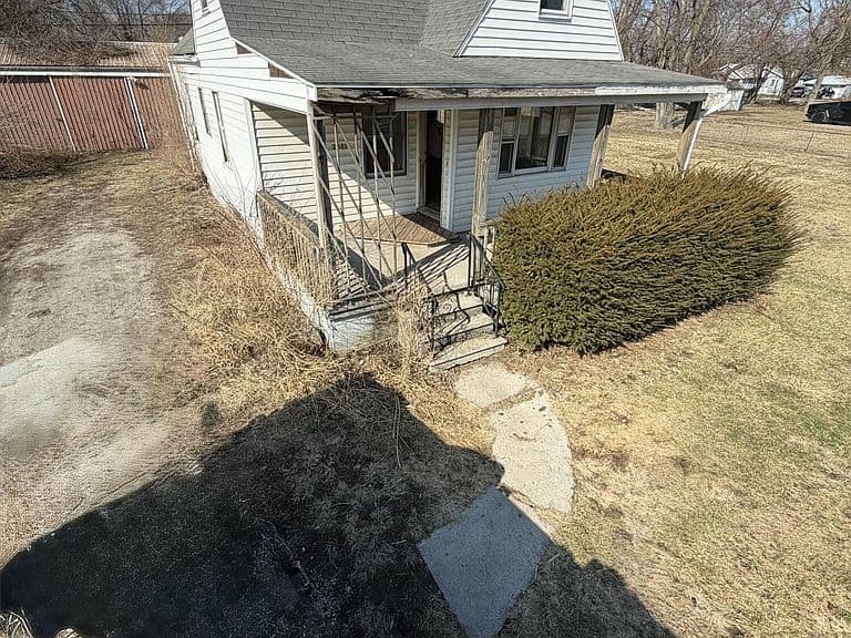 Listing photo 2