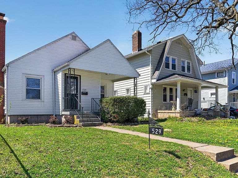 Listing photo 3