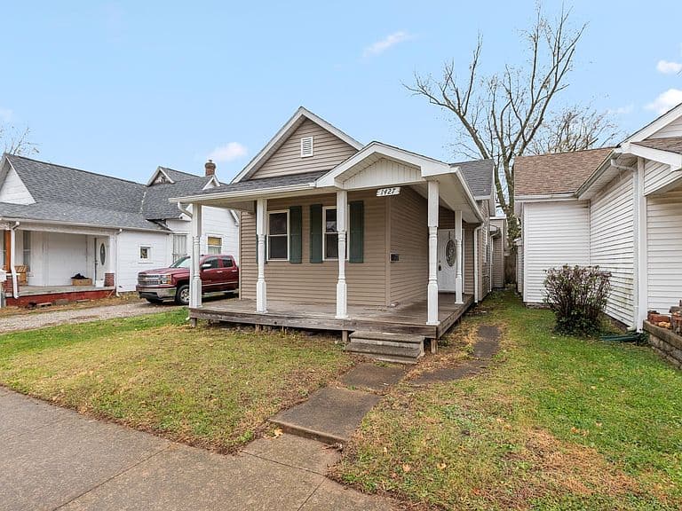 Listing photo 2