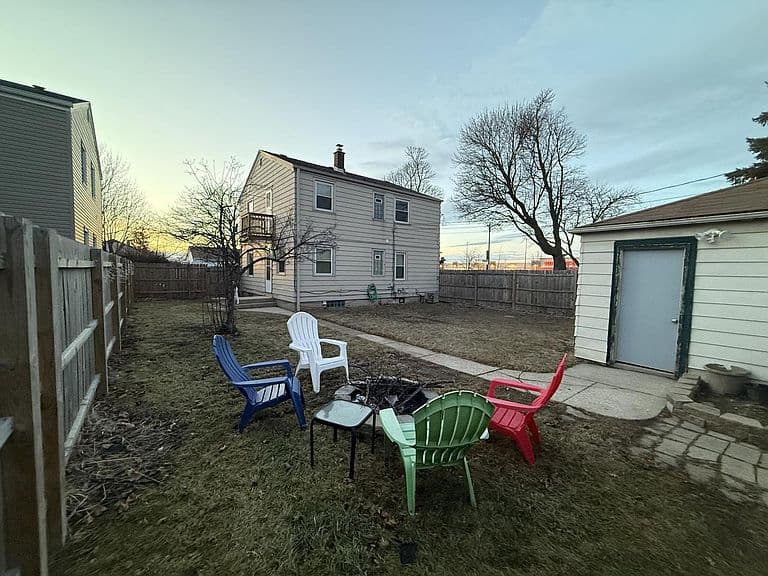 Listing photo 2