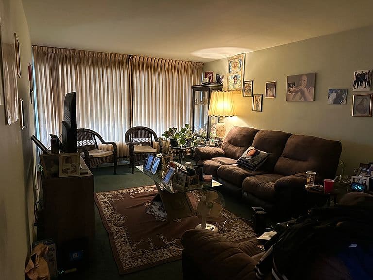 Listing photo 3