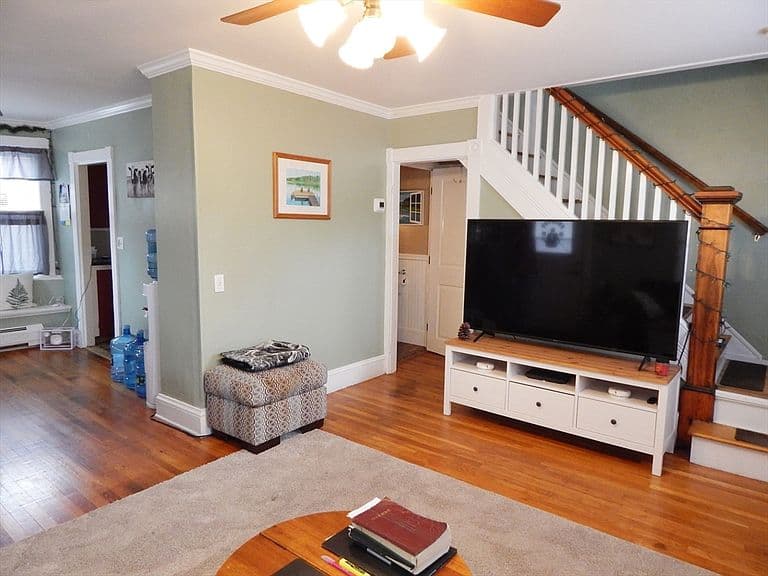 Listing photo 5