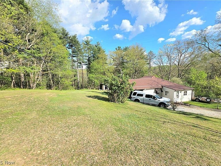 Listing photo 5