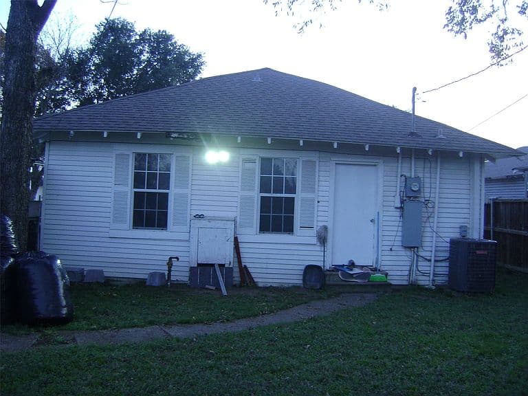 Listing photo 3