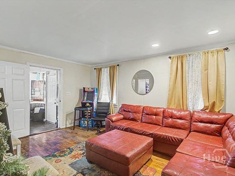 Listing photo 5