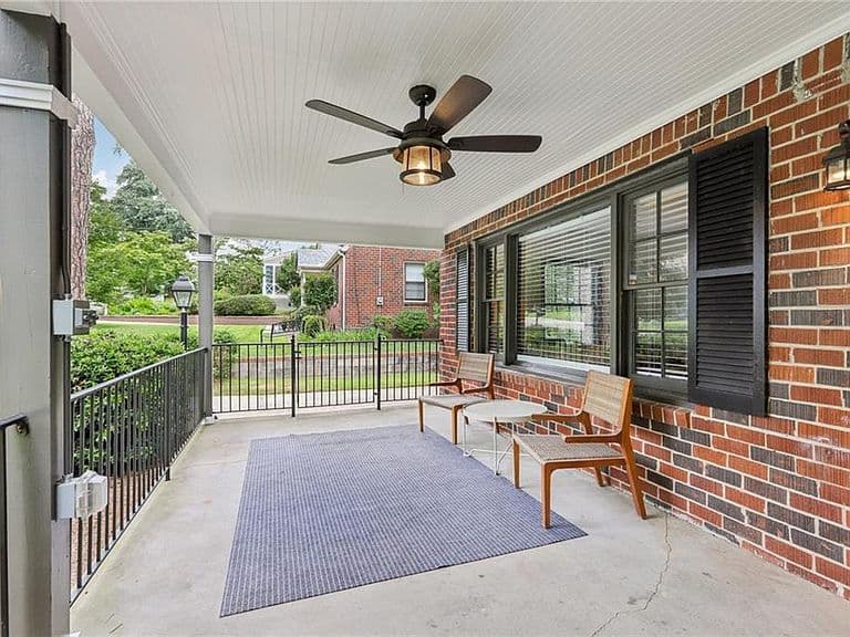 Listing photo 3