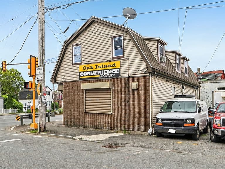 Listing photo 2