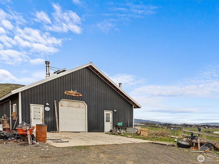 Listing photo 5