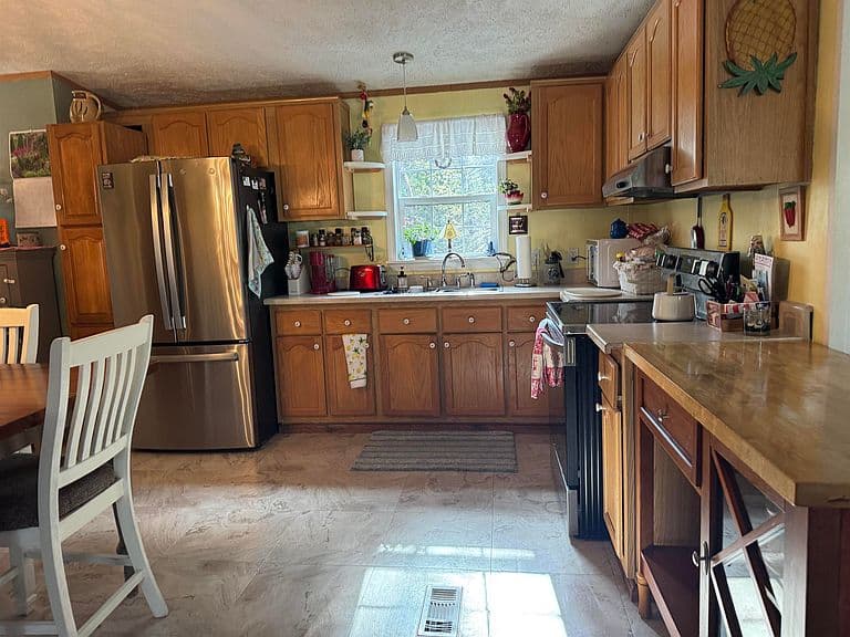 Listing photo 5