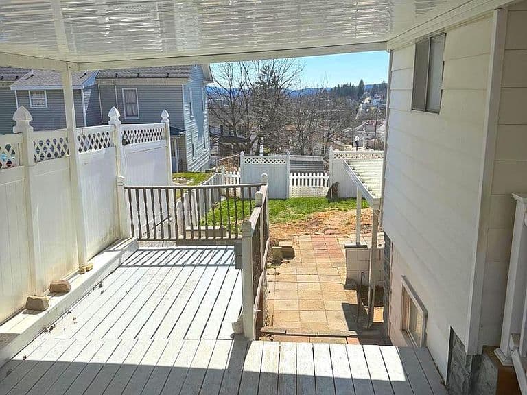 Listing photo 5