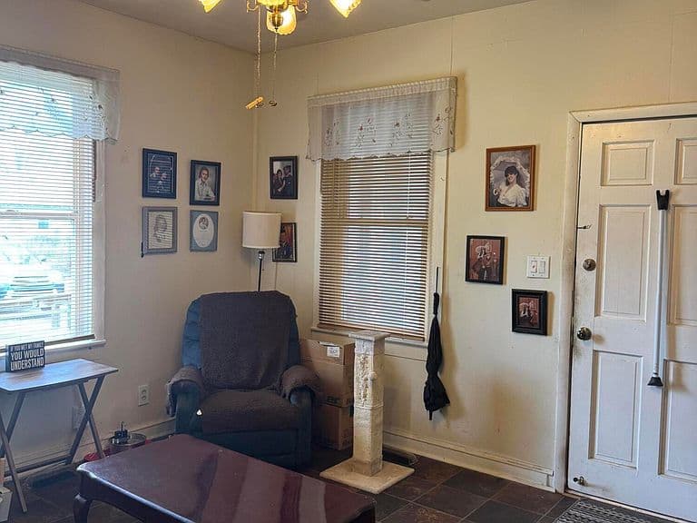 Listing photo 4