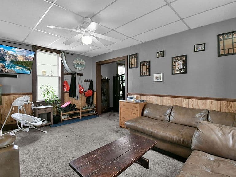Listing photo 5