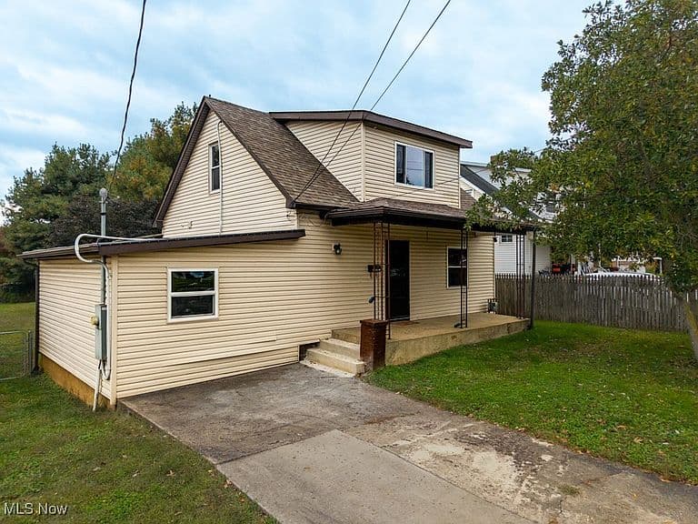 Listing photo 3