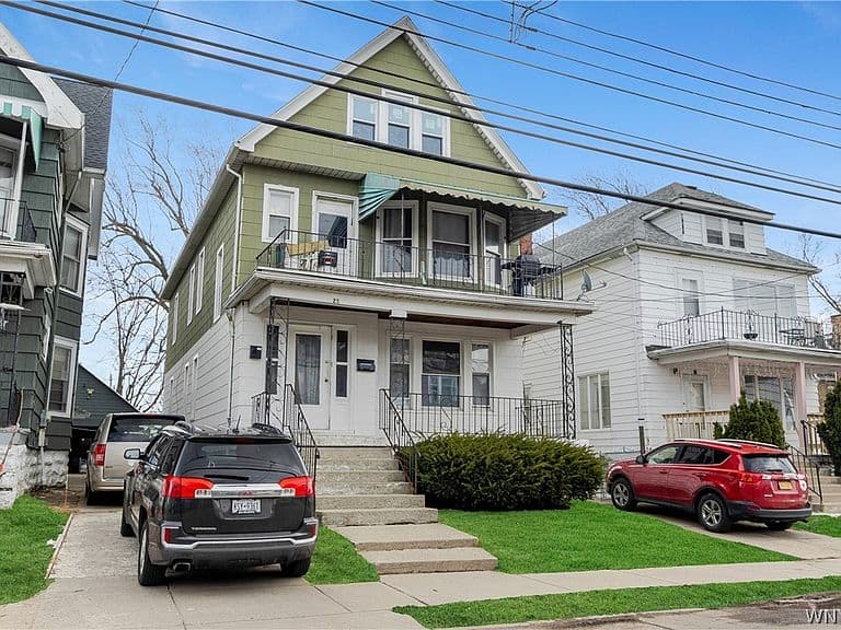 Listing photo 3