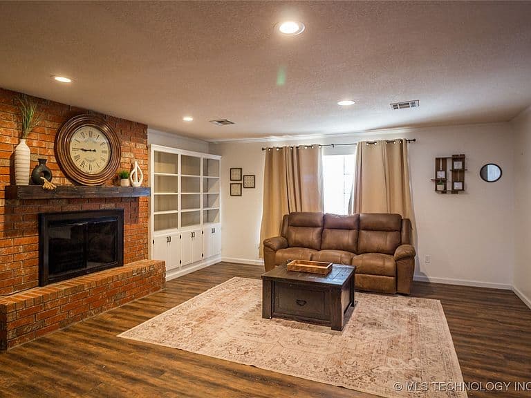 Listing photo 4