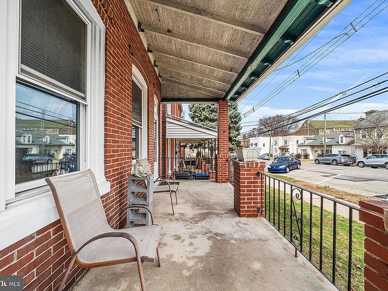 Listing photo 4