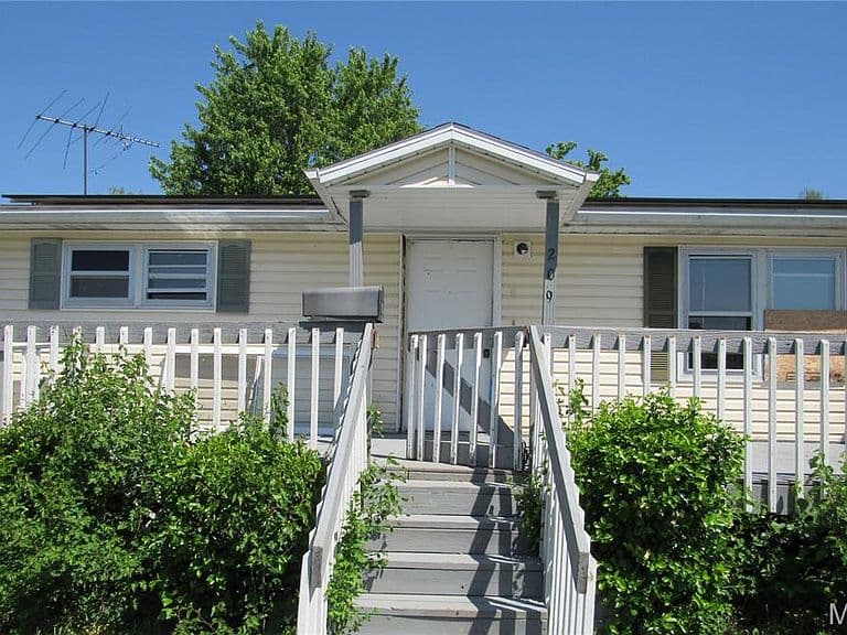 Listing photo
