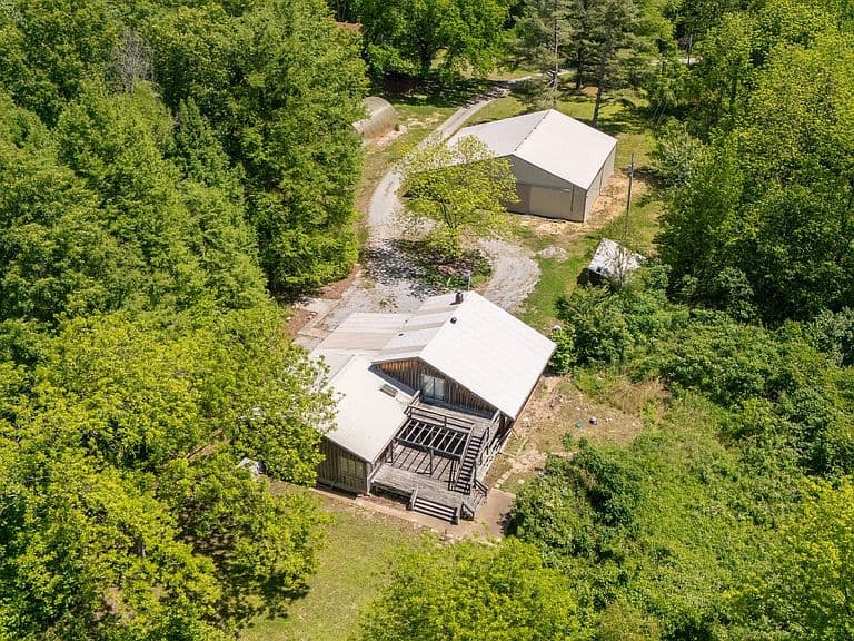 Listing photo 5