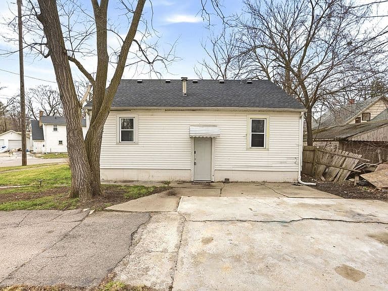 Listing photo 5