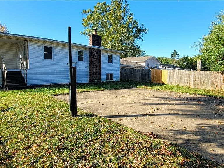 Listing photo 5