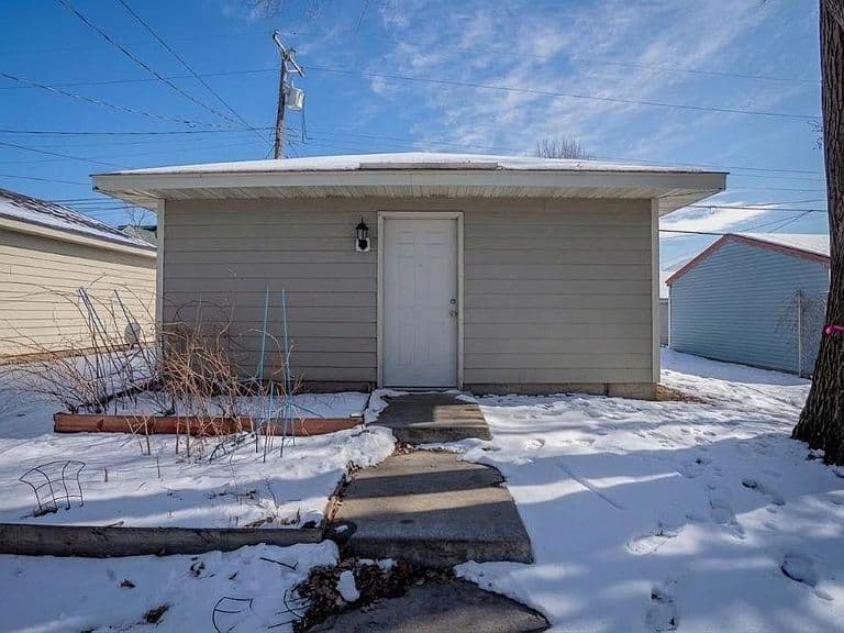 Listing photo 3