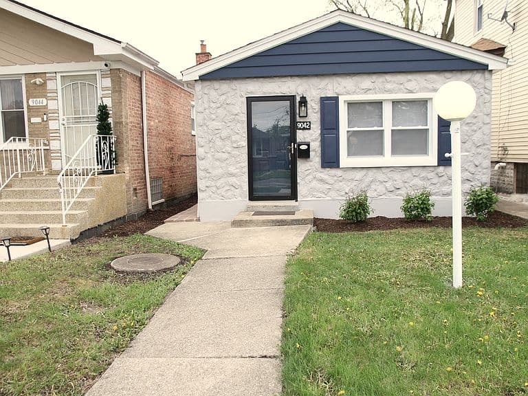 Listing photo 2