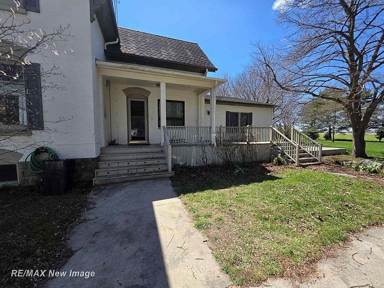 Listing photo 5