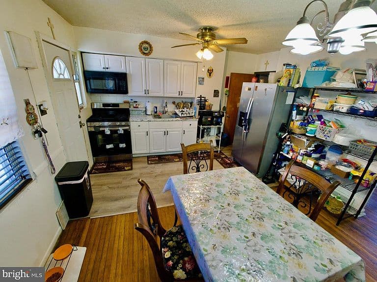 Listing photo 5