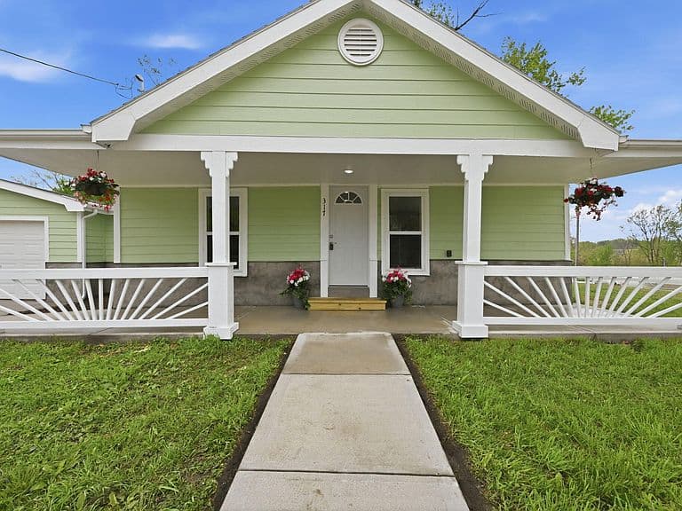 Listing photo 4