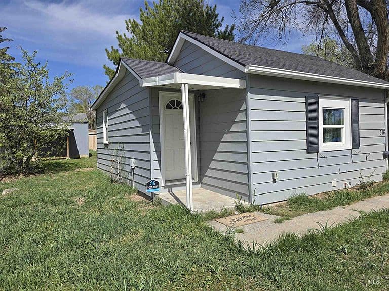 Listing photo 2