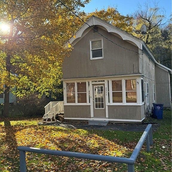 Listing photo 3