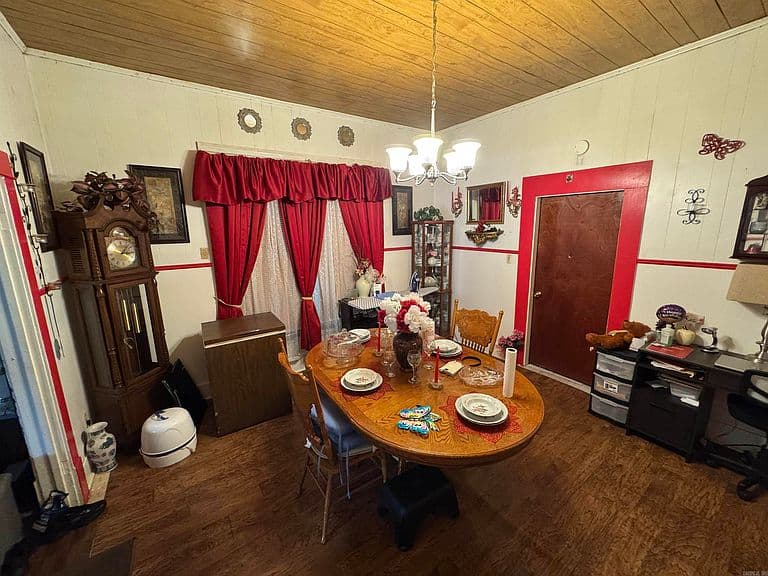 Listing photo 3