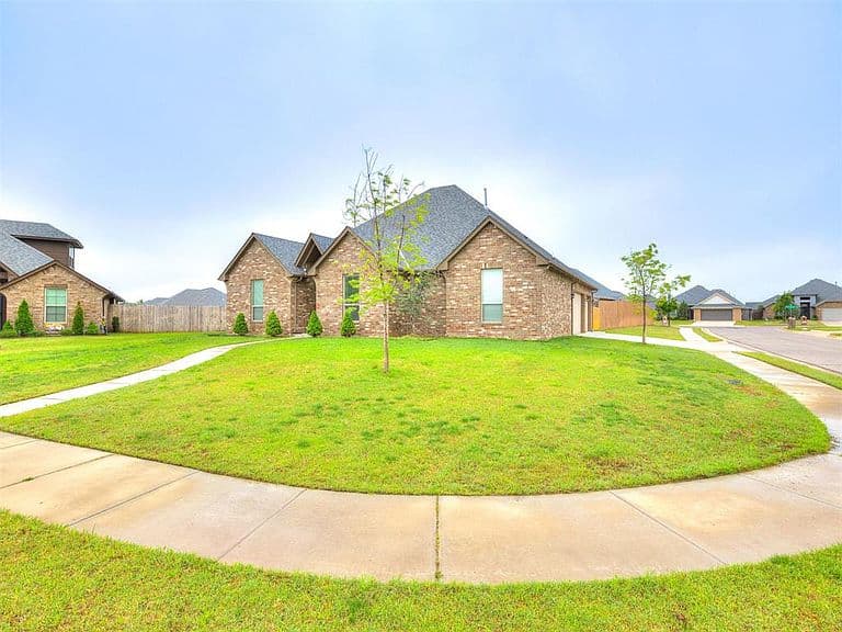 Listing photo 4