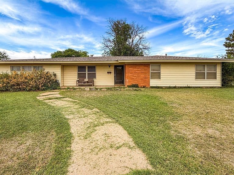 Listing photo 3