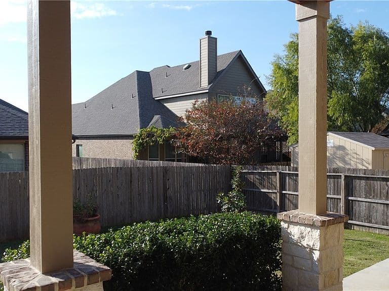 Listing photo 4