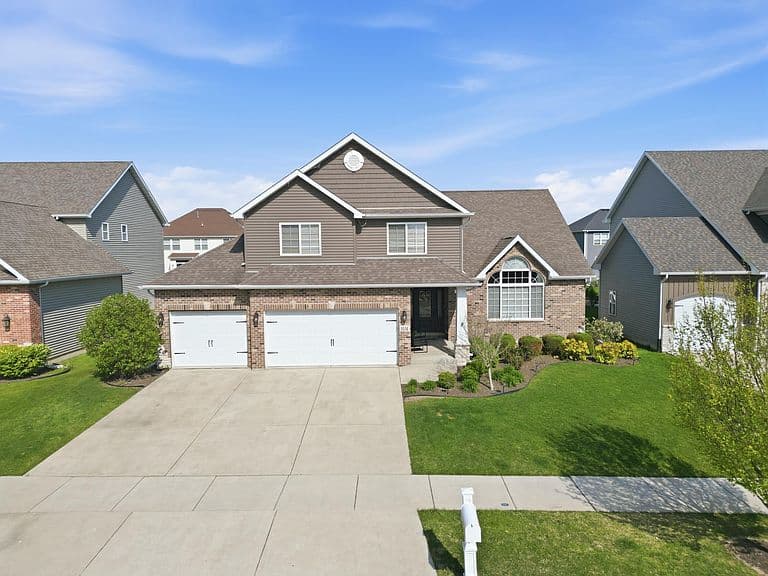 Listing photo 2