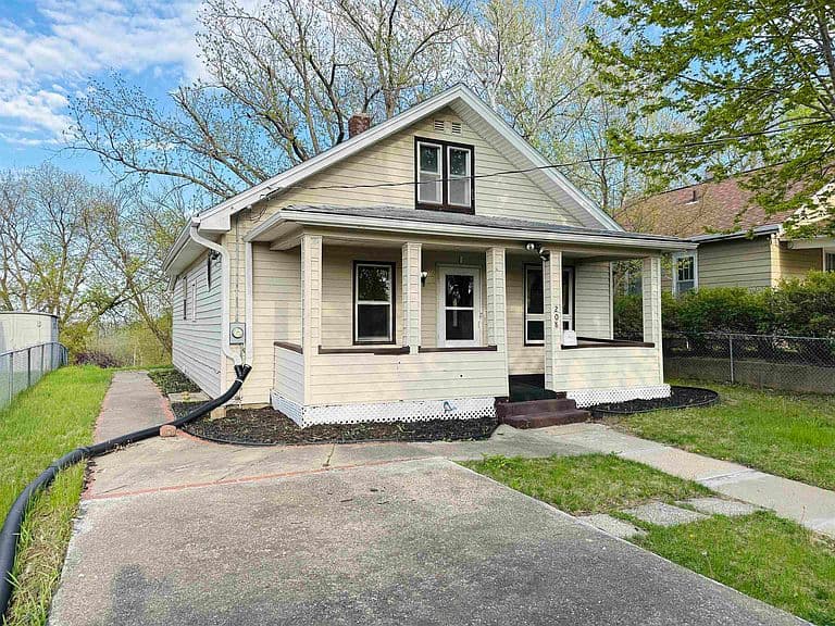 Listing photo 5